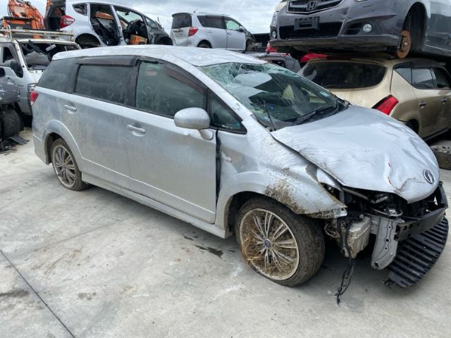 Toyota Wish ZGE 2009-2017