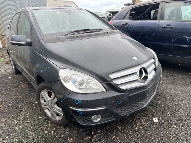 Mercedes-Benz B Class B180
