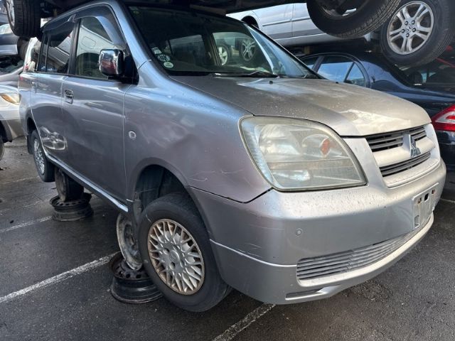 Mitsubishi Dion CR9W 2000-2005