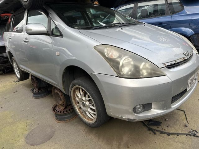 Toyota Wish AE10 2003-2009