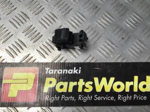 Toyota Vitz NCP131 RR Window Switch
