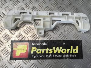 Lexus NX NX300h AYZ15 2015-2021 RF Bumper Retainer