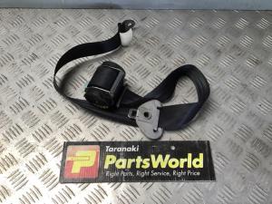 Toyota Noah/Voxy AZR60 2001-2007 RR Rear Seat Belt