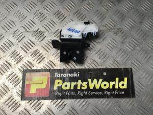 Mazda Mazda2 DE10YI 12/02-03-04 Tailgate Lock Assy