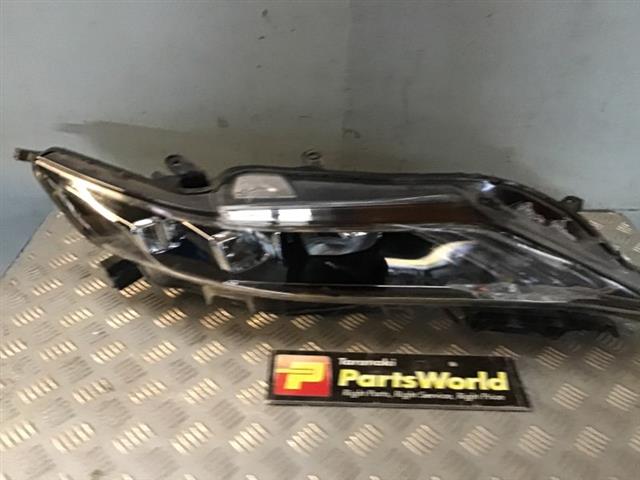Toyota Harrier AVU65  2013-2017 R Headlight (LED)