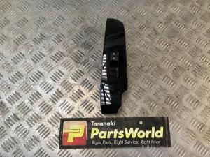 Lexus IS300 AVE30 LF Window Switch