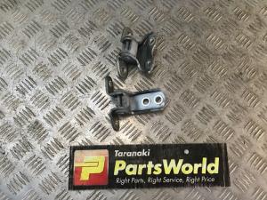Lexus IS300 AVE30 LF Door Hinges (Set)