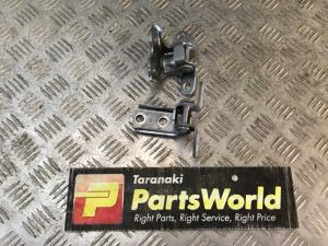 Lexus IS300 AVE30 LR Door Hinges (Set)
