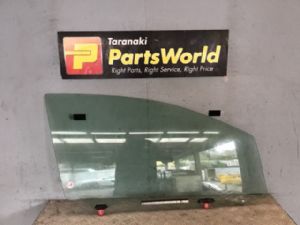 Toyota Ractis NSP120 2010-2017 RF Door Glass