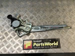 Lexus IS F USE20 RF Door Elec Regulator