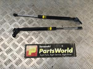 Toyota Ractis NSP120 2010-2017 Tailgate Struts (Set)