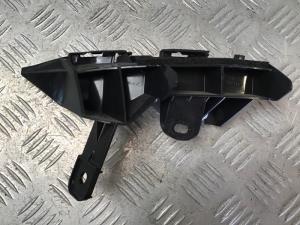 Lexus IS200-T ASE30 L Tail Light Retainer