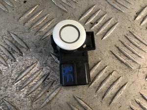 Lexus RX RX 450h 2009-2011 Front Parking Sensor (RF Outer)