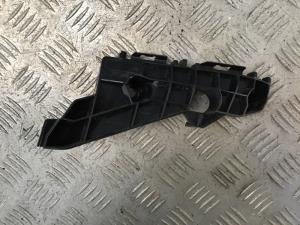 Lexus IS200-T ASE30 LF Bumper Retainer