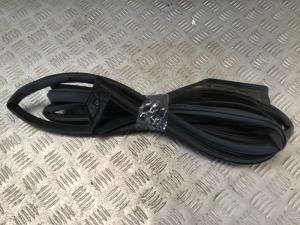 Toyota Harrier AVU65  2013-2017 RF Door Rubber