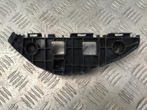 Lexus RX350 GGL10 LF Bumper Retainer