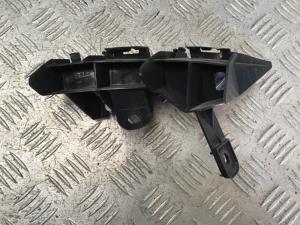 Lexus IS200-T ASE30 RR Bumper Retainer