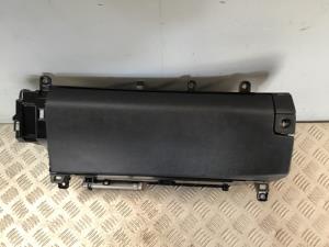 Lexus UX UX 200 2018--on Glove Box