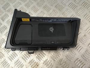 Lexus UX UX 200 2018--on Mobile Phone Charger