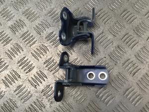 Toyota Yaris Cross MXPB10 RF Door Hinges (Set)