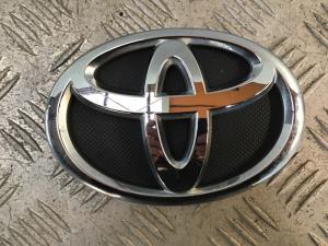 Toyota Yaris Cross MXPB10 Grille Badge