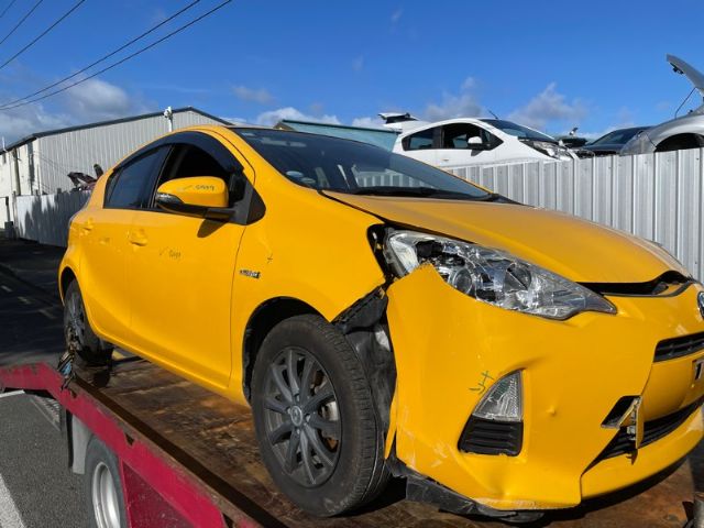 Toyota Aqua NHP10 2011-2015