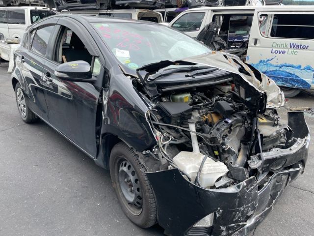 Toyota Aqua NHP10 2011-2015