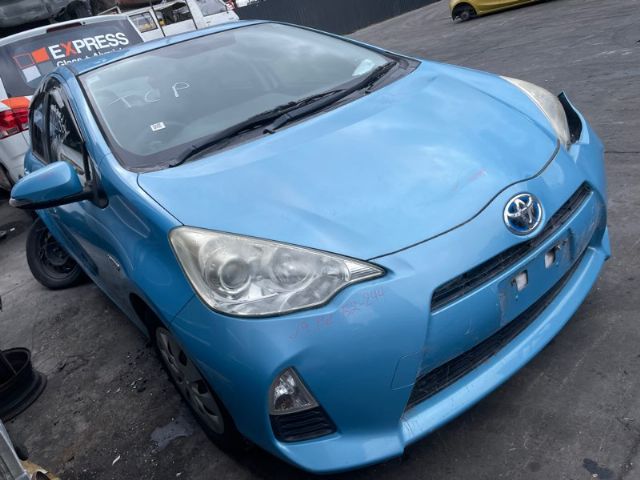 Toyota Aqua NHP10 2011-2015