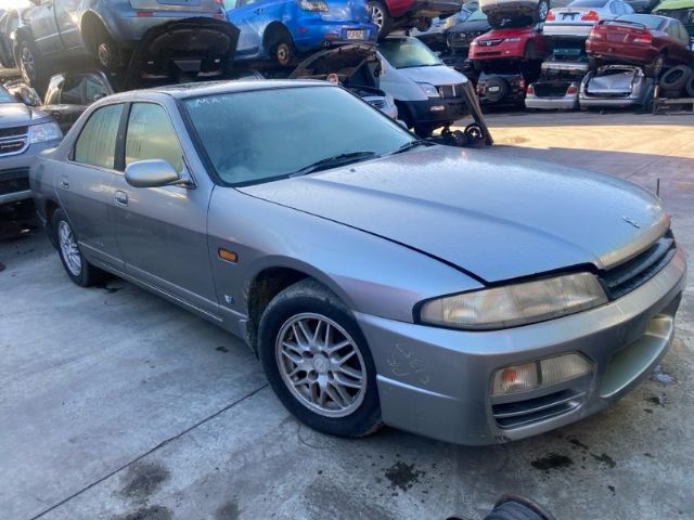 Nissan Skyline R33 1993-1997