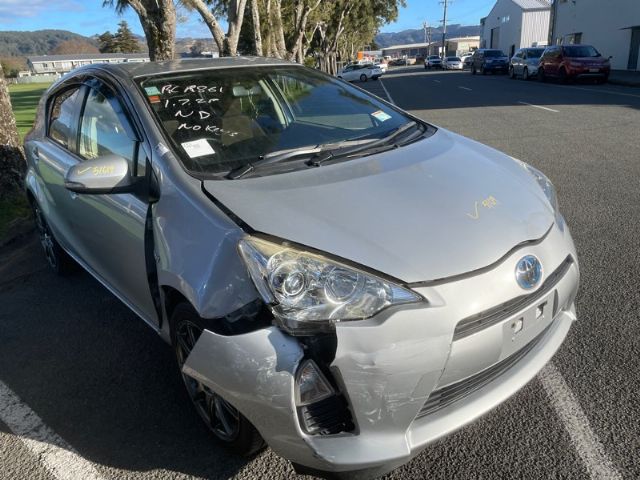 Toyota Aqua NHP10 2011-2015