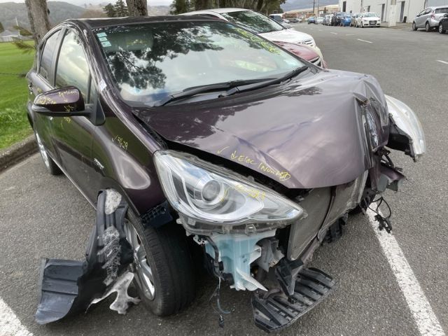 Toyota Aqua NHP10 2011-2015