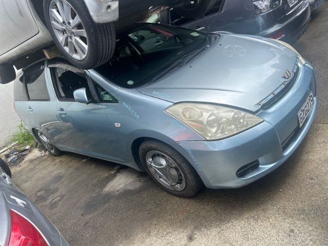 Toyota Wish ZNE10G 2003-2009